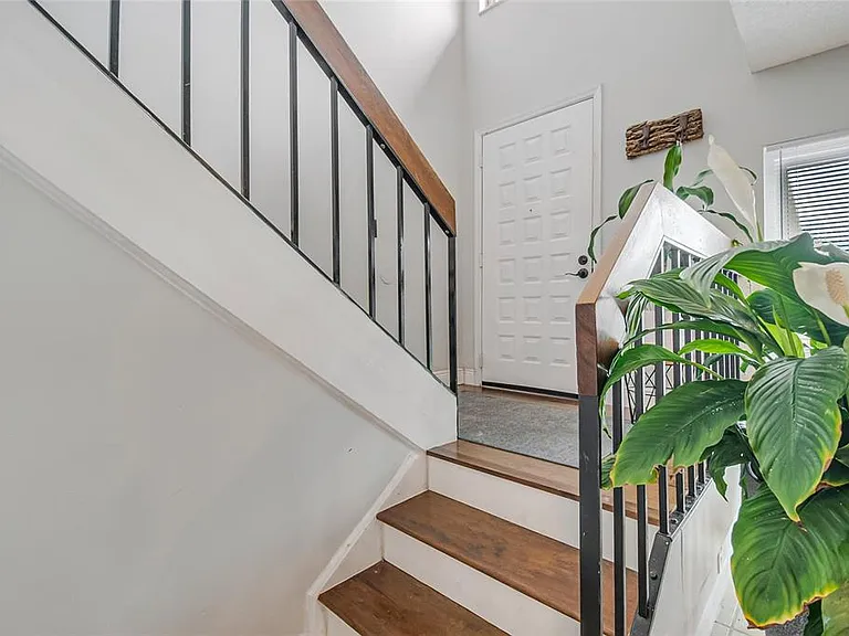 447 Hunter Cir — Photo 28