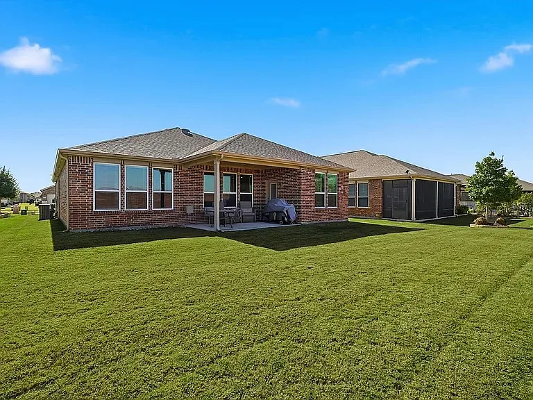 1678 Bentwater Ln — Photo 13
