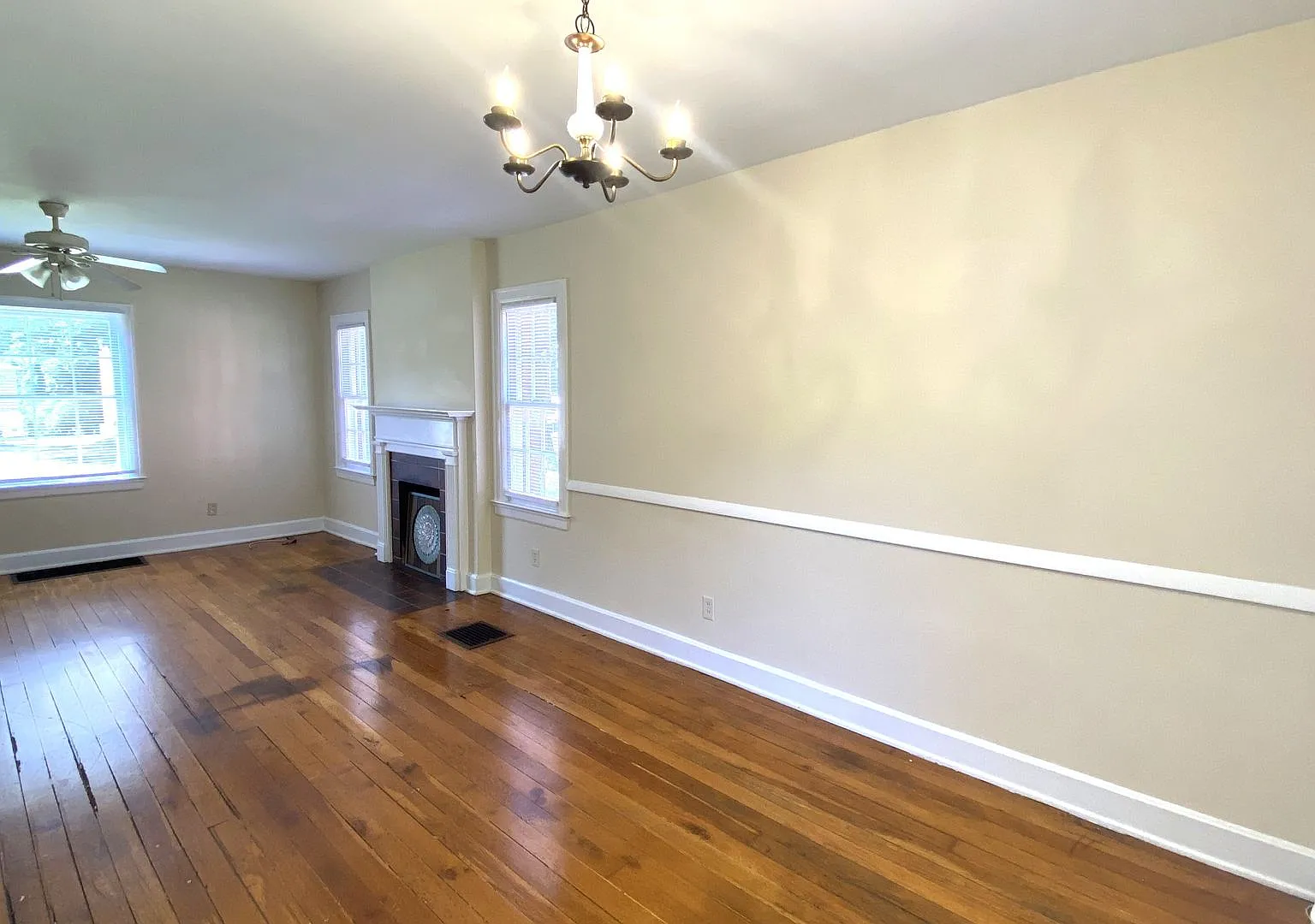 Duplex located close to UK, Downtown or St Joe Hospital 20260716 — Photo 4