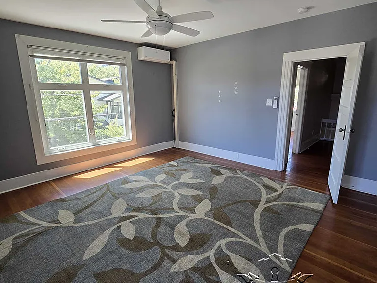 210 N Auburn St — Photo 38