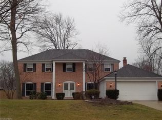 16933 N Meadows Cir, Strongsville, OH