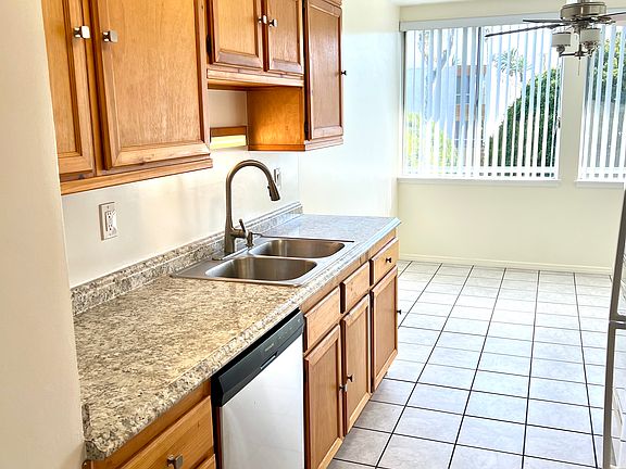 3rd image of 817 2nd St APT 301