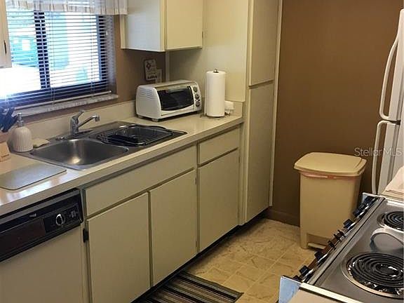 2nd image of 4019 Cedar Limb Ct #4019
