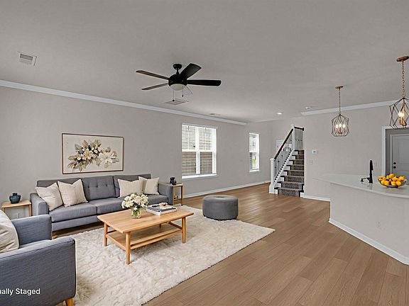 5th image of 924 Windchase Way