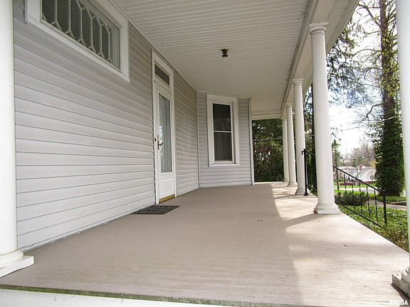 3rd image of 316 Woodland Pl