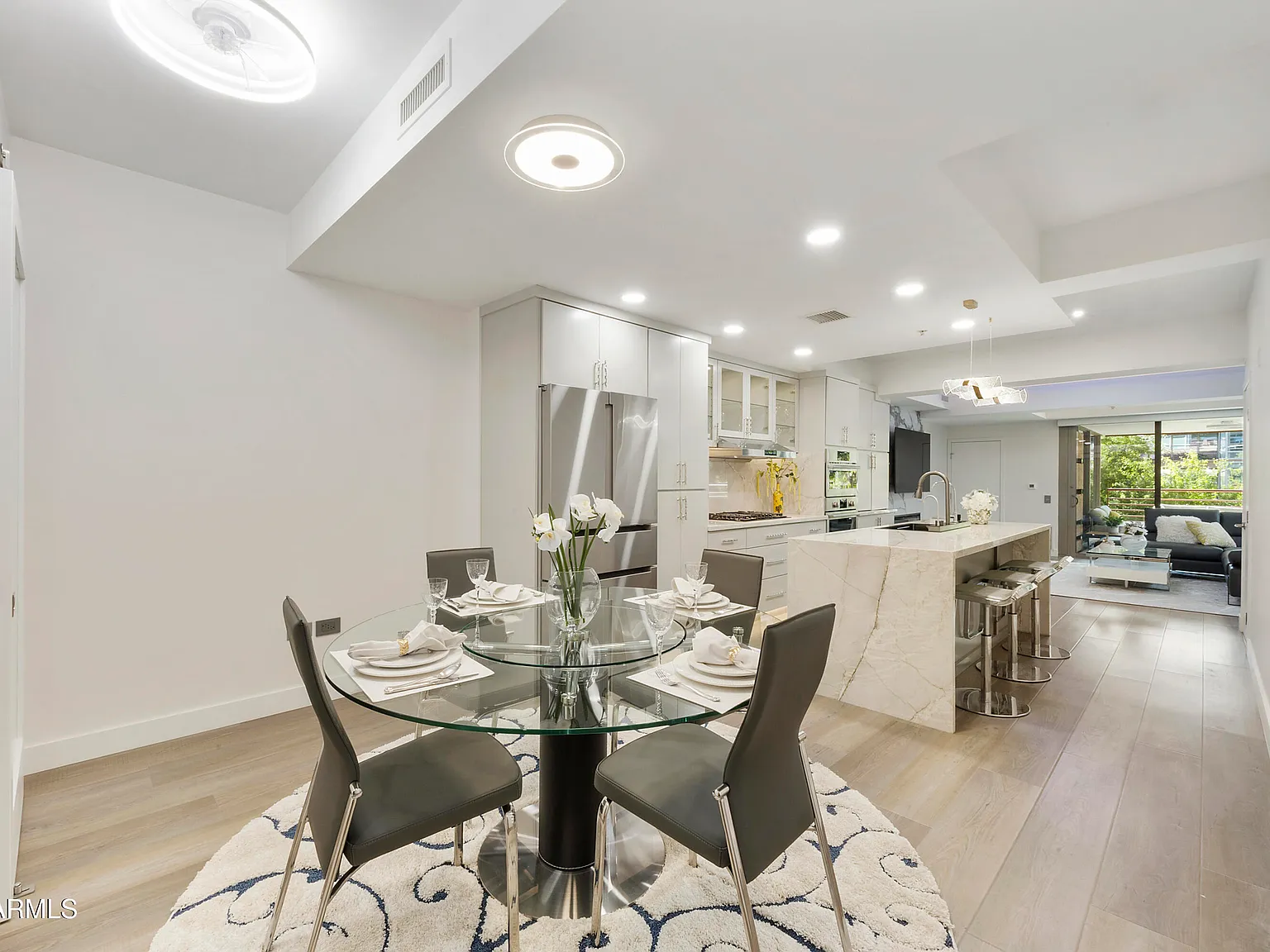 2 bed, 2.0 bath, 1295 sqft, $7,500 — Photo 4