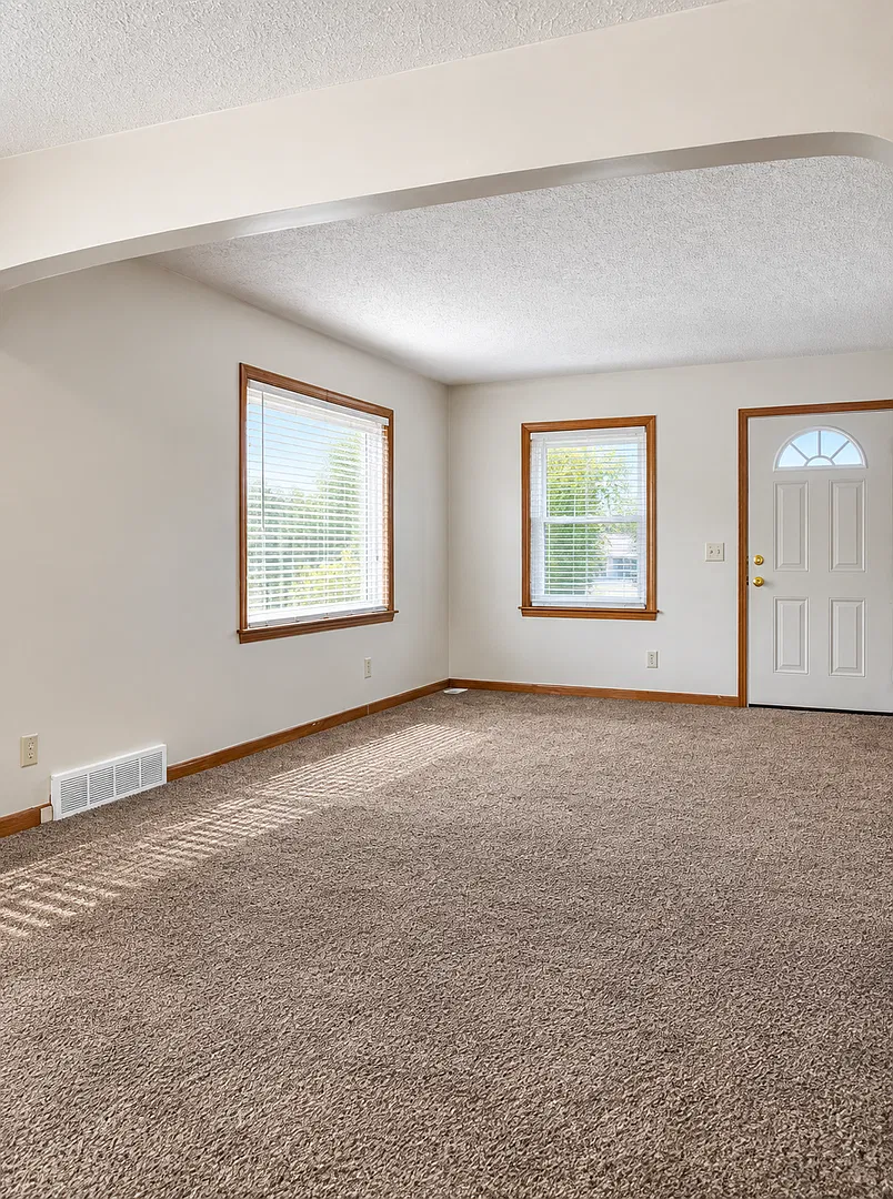 Charming 2-Bedroom Home with Spacious Backyard & Attached Garage! — Photo 3
