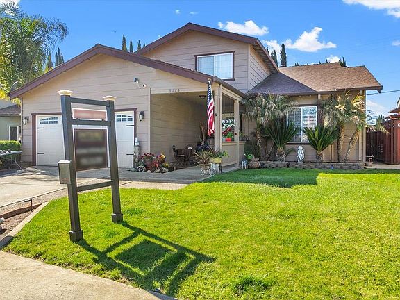 2nd image of 15175 Venetian Way