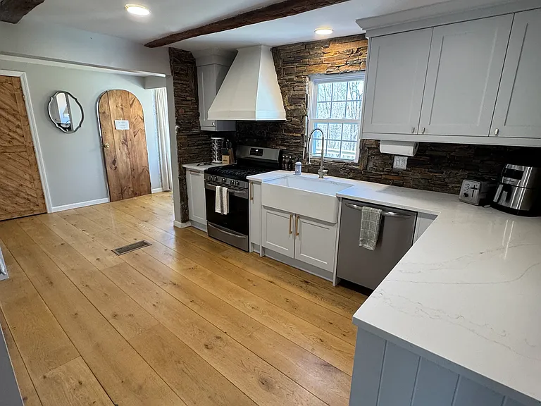 26 Pine St — Photo 5