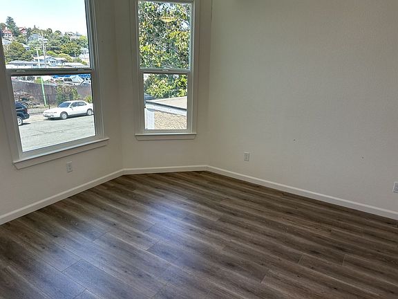 3rd image of 409-415 Pennsylvania St #10