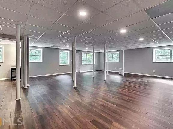 4th image of 599 Holly Dr