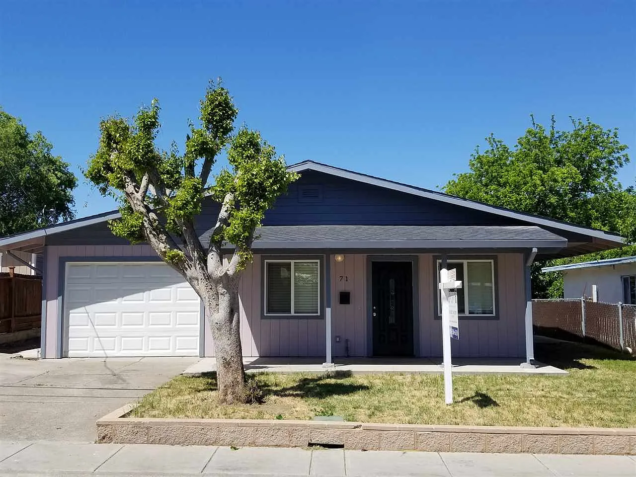 71 Bay Dr photo 1