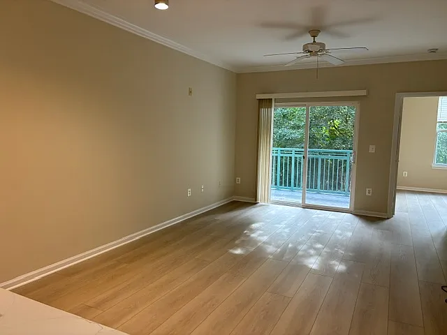 12000 Market St. — Photo 4