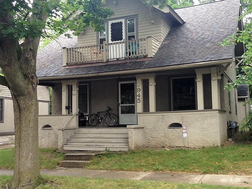 1st image of 945 Dewey Ave