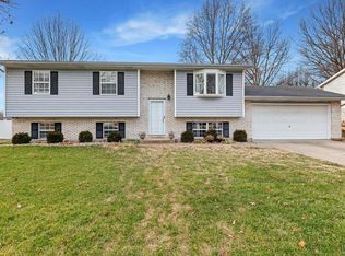 1011 Nevada Dr, Columbia, IL 62236