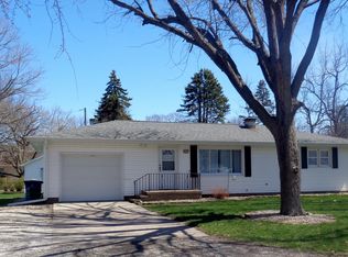 112 New St, Cambridge, IL 61238