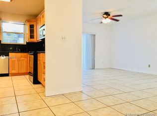 1055 SW 113th Ter, Pembroke Pines, FL 33025