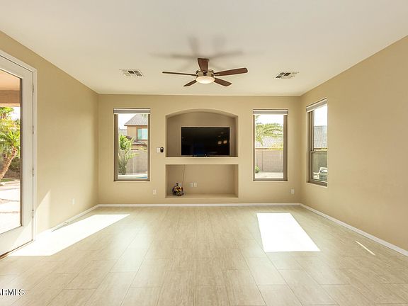 5th image of 2883 E Palm Beach Dr