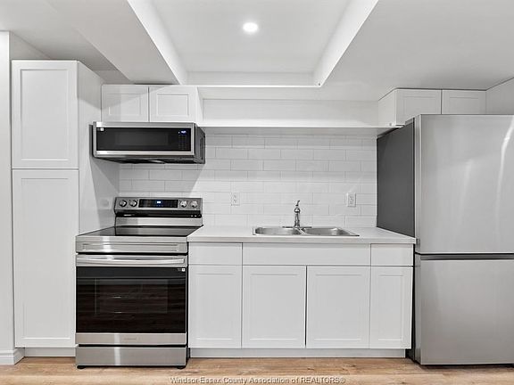 3rd image of 115 Washington Ct