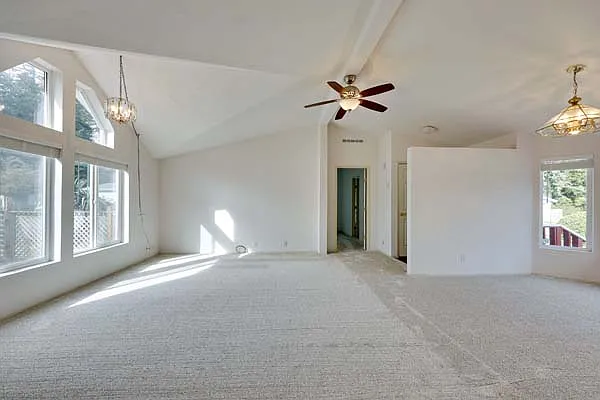 2194 Victoria Ave — Photo 7