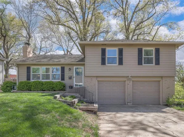 8343 Broadmoor St, Overland Park, KS 66212