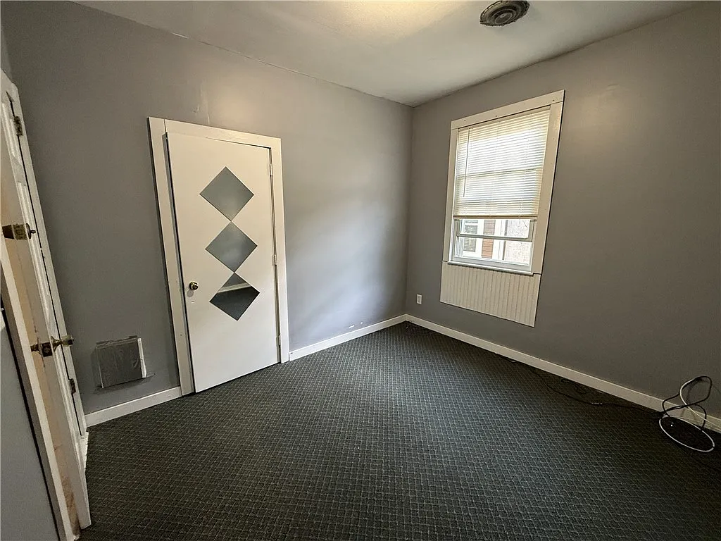 4 bed, 2.0 bath, 3482 sqft, $3,200 — Photo 4