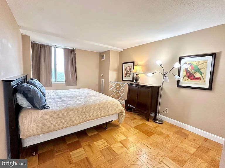 501 Slaters Ln #902 — Photo 49