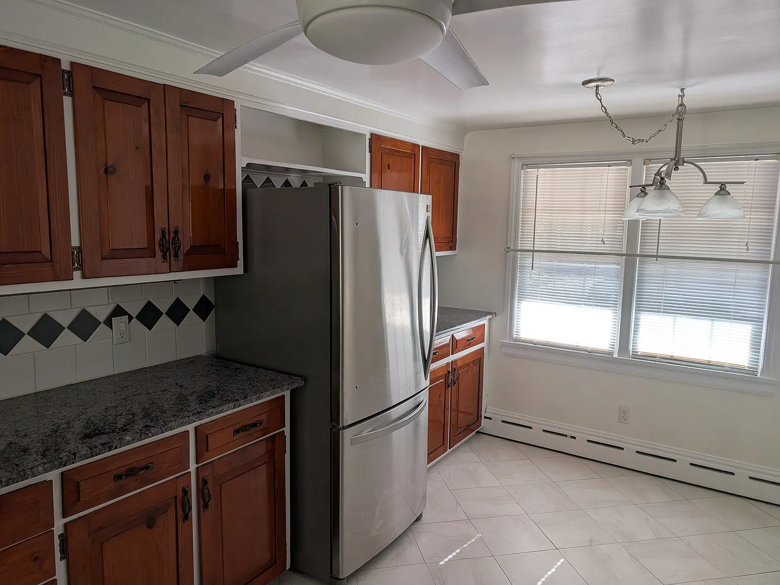 3 bed, 1338 sqft, $3,400 — Photo 4