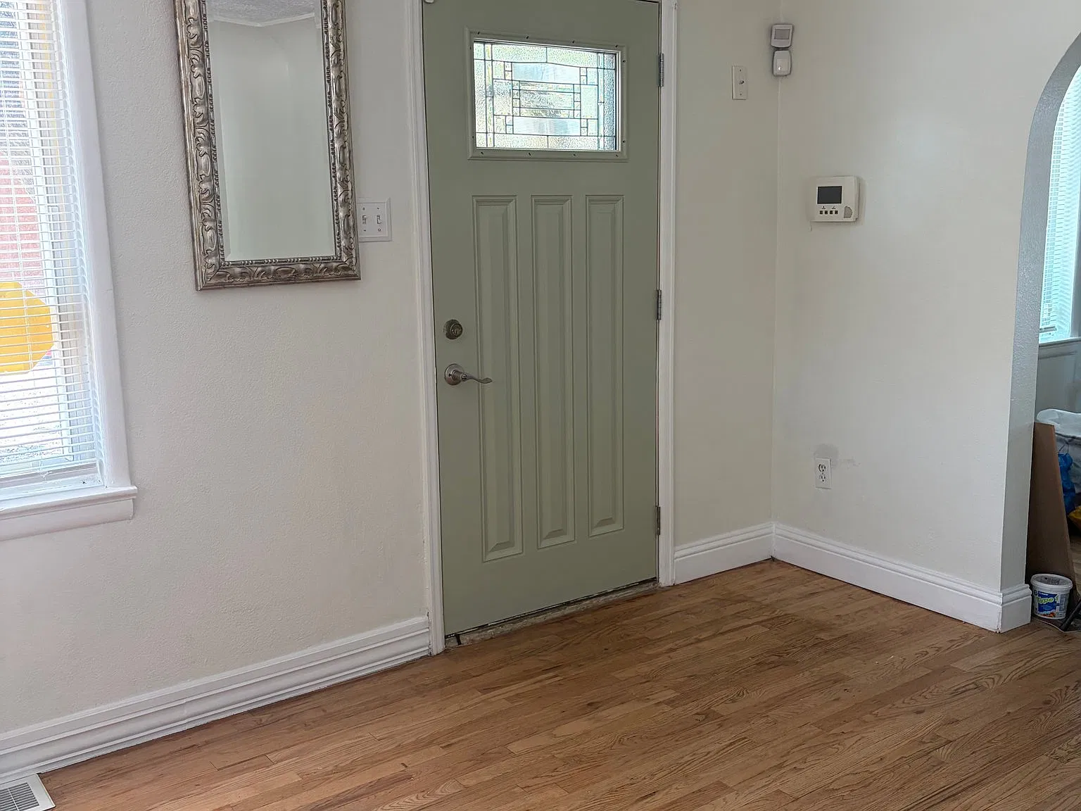 Single family ranch home with full finished basement in quiet neighborhood, fenced yard — Photo 3