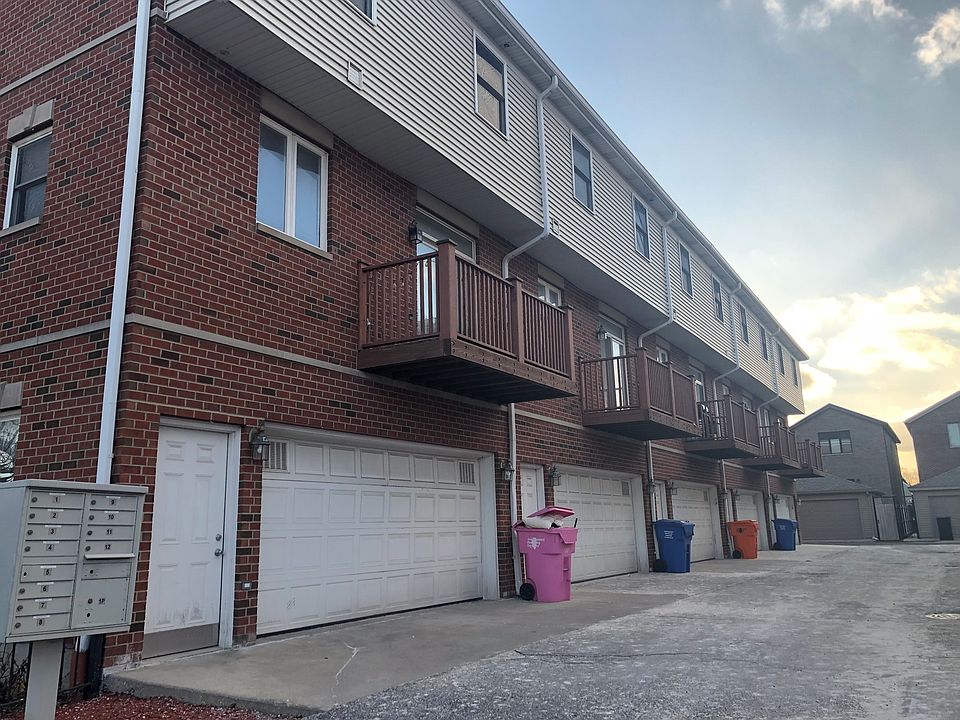 2nd image of 3840 S Paulina St Unit E