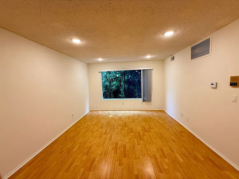 Park Edgecliffe Apartment Community — Photo 6