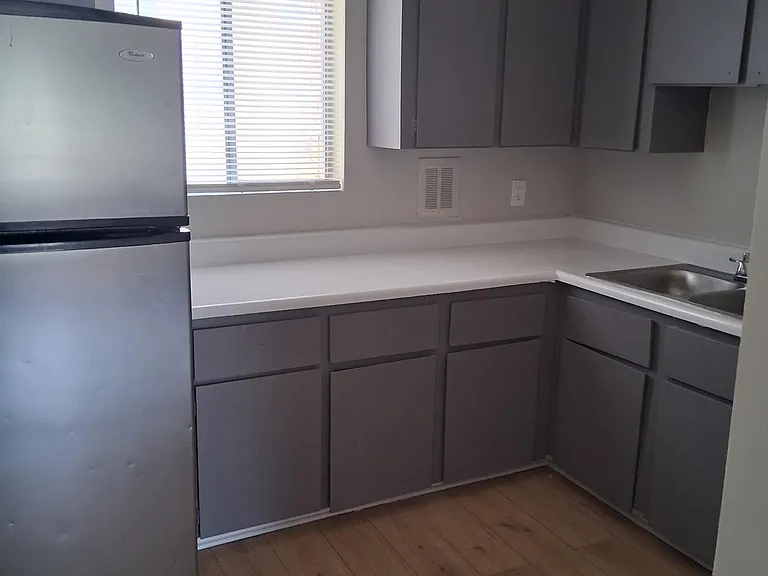 Fairburn Gordon Apartments — Photo 6