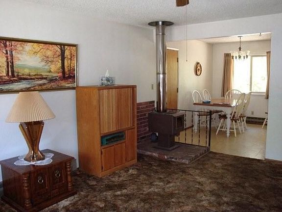 livingroom looking into dinning area