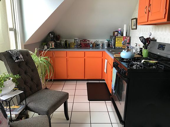 4th image of 417 E Gurley St