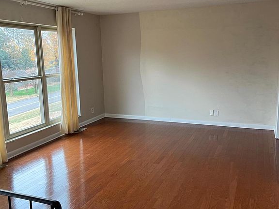 2nd image of 8001 NW Bennington Dr #9
