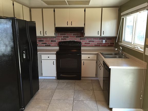 2nd image of 7318 Dieppe Way