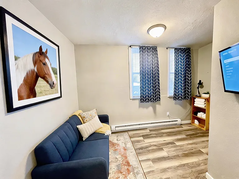 334 N Spring Ave #4 — Photo 3