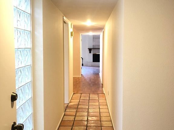 2nd image of 616 E Manzanita Dr