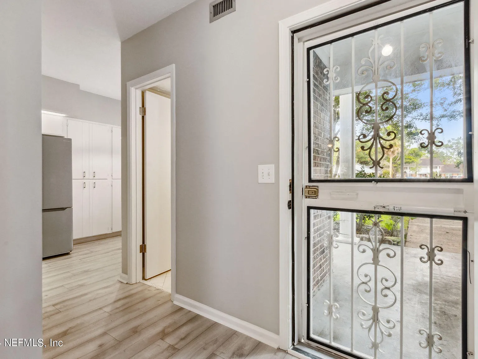 2 bed, 2.5 bath, 1456 sqft, $1,625 — Photo 4