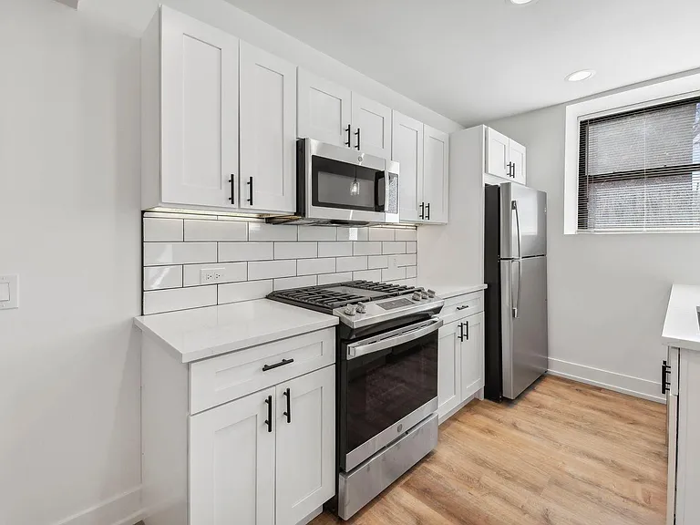 2219 N Hamilton Ave #1 — Photo 2