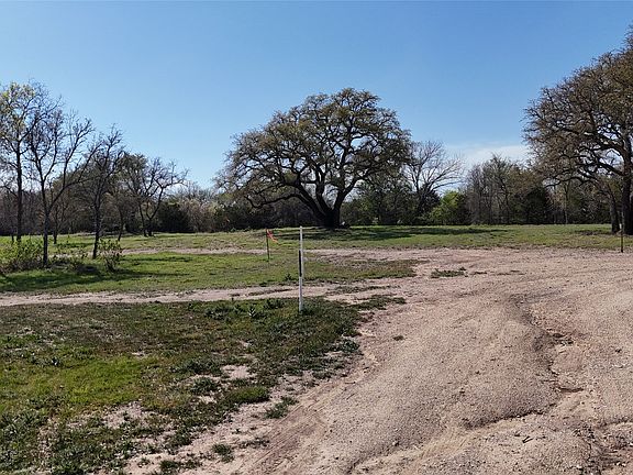 4th image of E Lake Dr