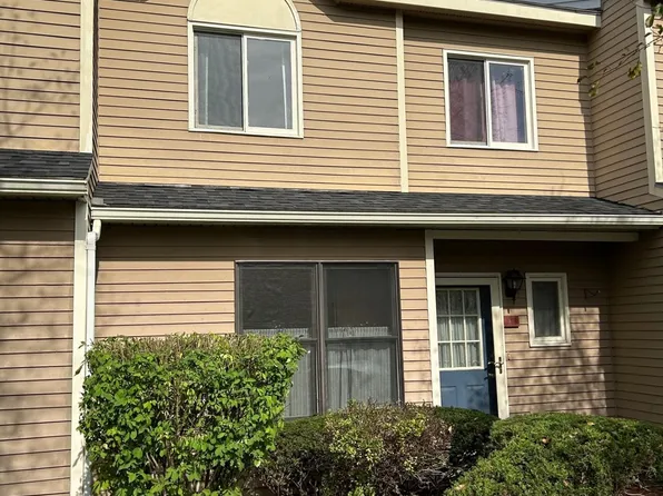 J2 Stonehedge Drive, South Burlington, VT 05403