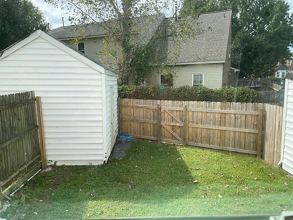 4th image of 723 Kennesaw Ct