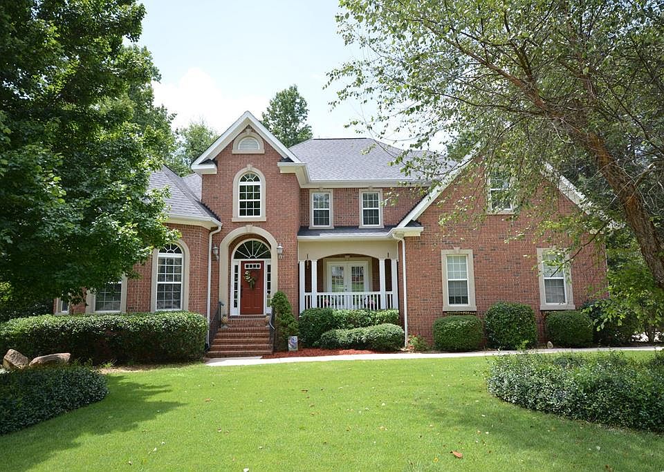 1st image of 3521 Greenway Dr