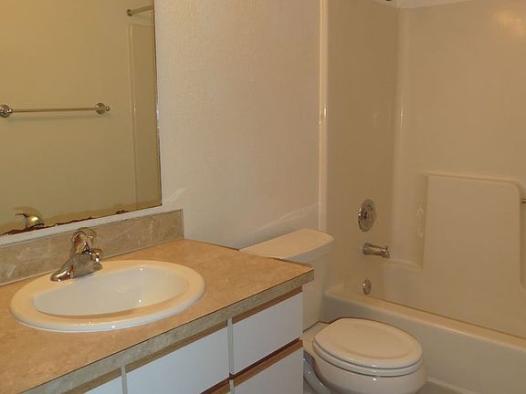 5th image of 9720 272nd Pl NW APT B