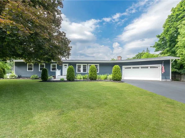 1032 Calkins Rd, Rochester, NY 14623