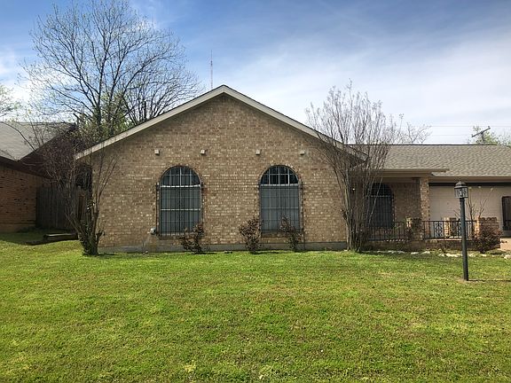 2nd image of 1808 Lake Shore Ct