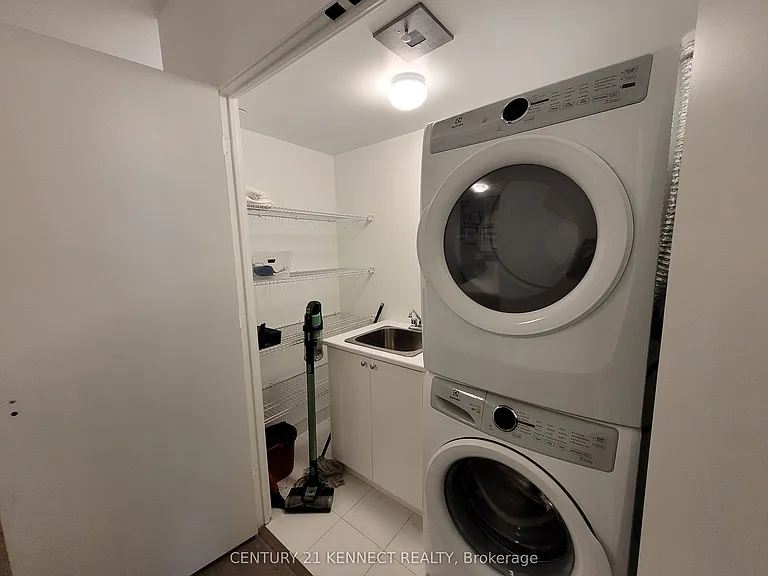 60 George Butchart Dr #Townhouse 2 — Photo 29