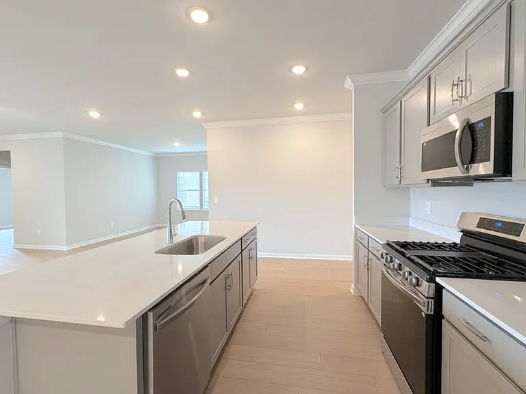 17969 Longleaf Dr — Photo 11
