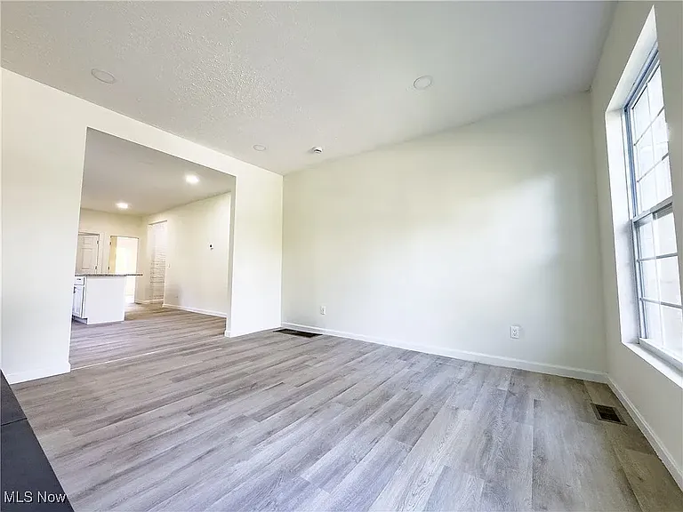 2483 E 89th St #101 — Photo 13